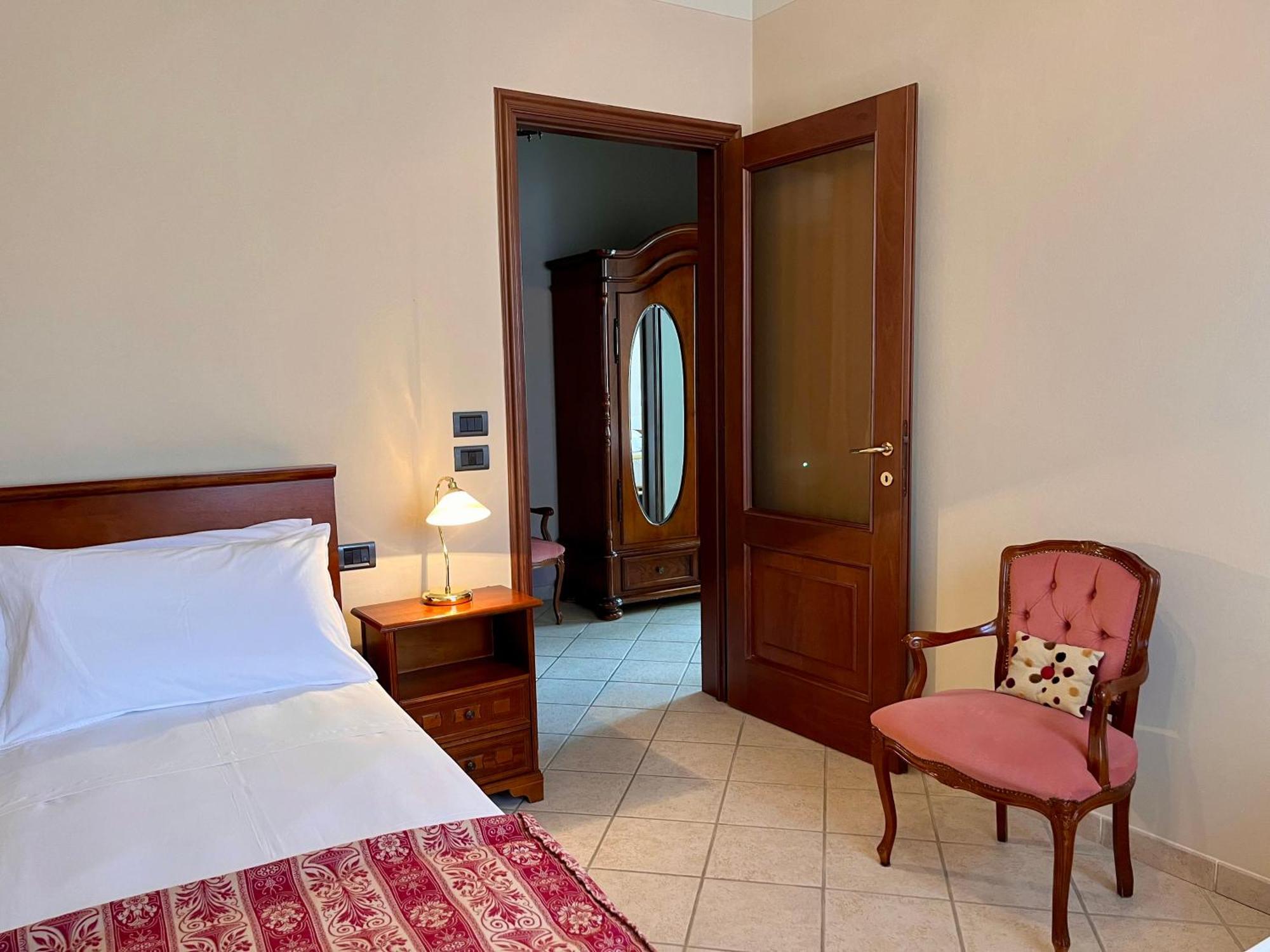 Belvedere Bike Hotel Монта Номер фото